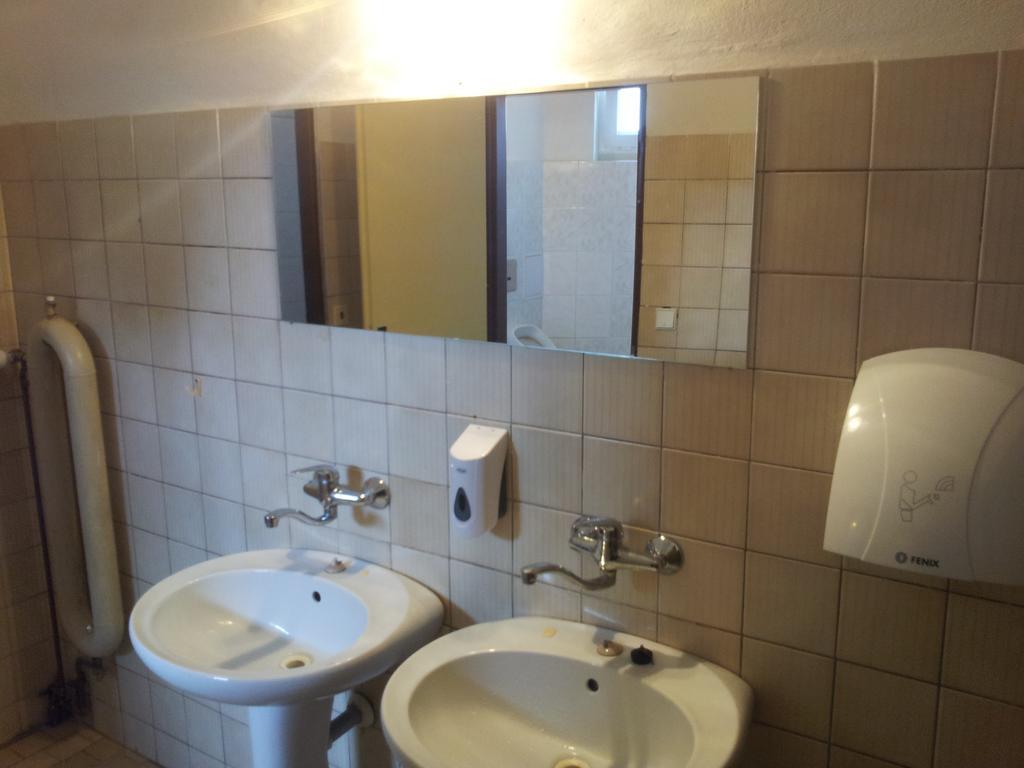 Penzion Tenis Poděbrady エクステリア 写真