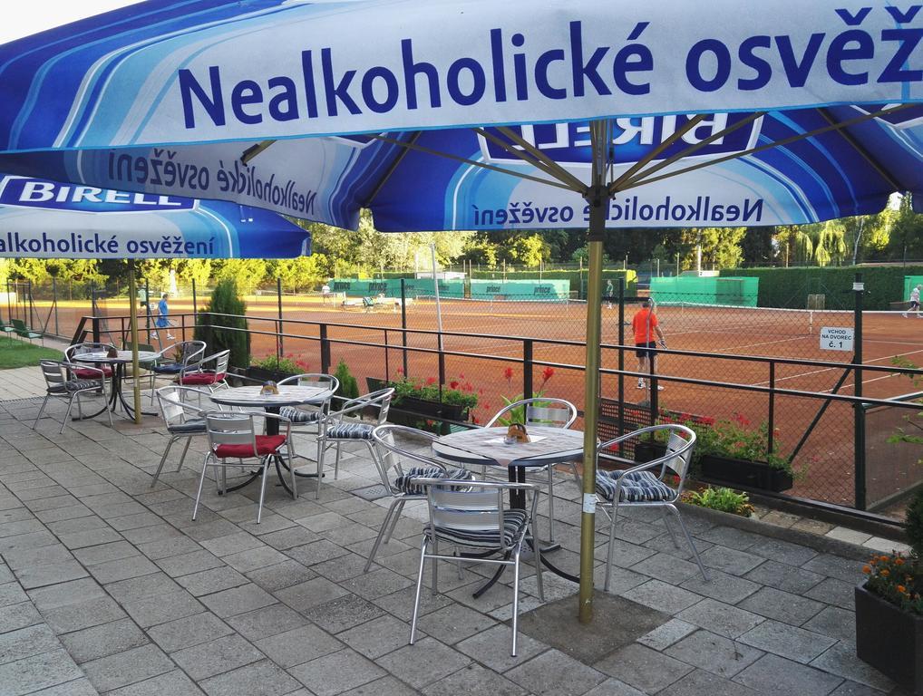 Penzion Tenis Poděbrady エクステリア 写真